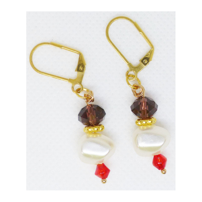Boucles d'oreille perle de culture asymétrique + perle cristal bordeaux