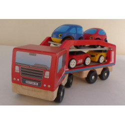 Camion porte auto en bois et plastique avec 4 petits bolides
